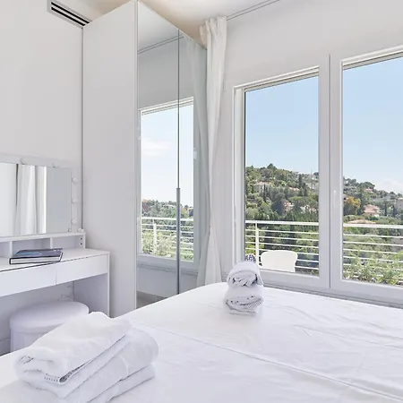 The Italian Lady Apartment