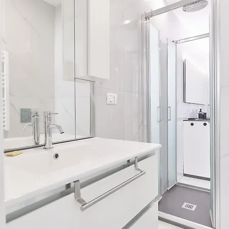 The Italian Lady Alassio