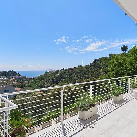 The Italian Lady Apartment
