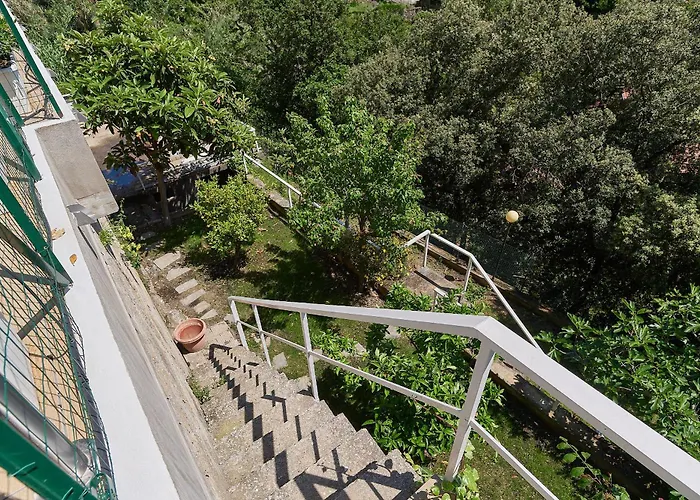 The Italian Lady - Unit 1 Apartment