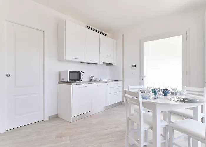 The Italian Lady - Unit 1 * Alassio