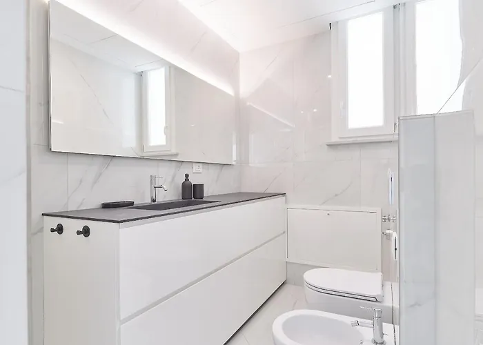 The Italian Lady - Unit 1 * Alassio