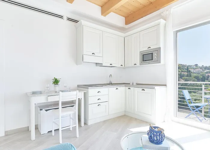 The Italian Lady - Unit 1